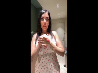 tiktok yas dubai daily 2025 09 07 15 32 43 720p hi mp4